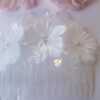Grand peigne mariage - Trois fleurs blanches et feuilles
