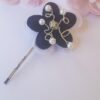 Épingle cheveux mariage - fleur noire, dentelle banche et veloutes argentées perlées