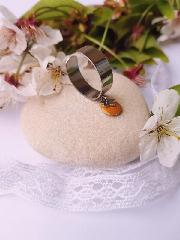 Bague artisanale inox personnalisable - sequin rond coloré et étoile argentée Bague artisanale inox personnalisable - sequin rond coloré et étoile argentée