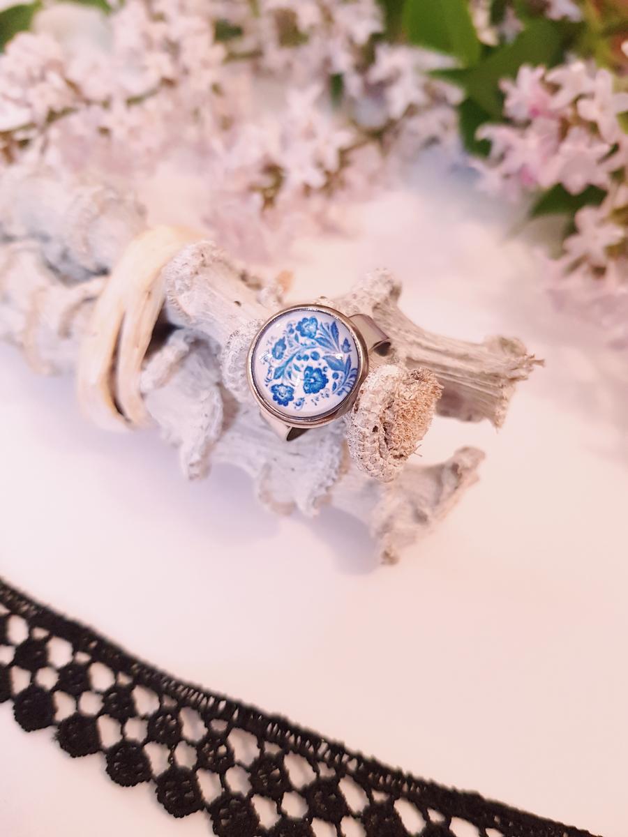 Bague inox - cabochon floral bleu et blanc