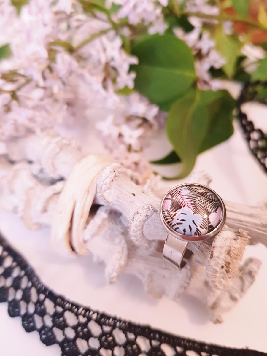 Bague artisanale inox - cabochon feuillage vert, bleu et rose