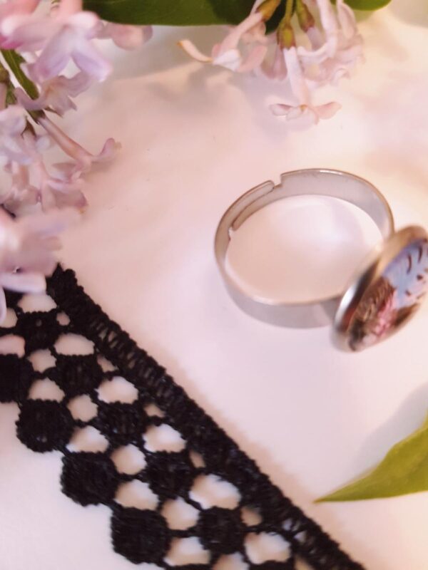 Bague artisanale inox - cabochon feuillage vert, bleu et rose