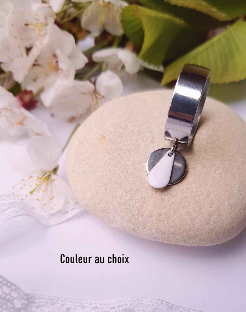 Bague inox artisanale - sequin émaillé goutte de couleur au choix et pampille argentée