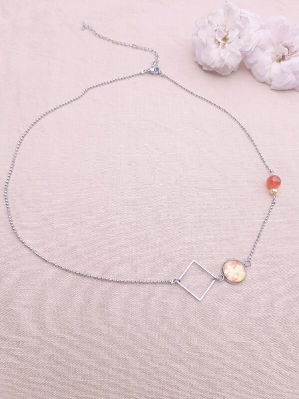 Headband inox fait main - Losange argenté, cabochon fleurie et perles d'imitation jaune et orange. Calino crea