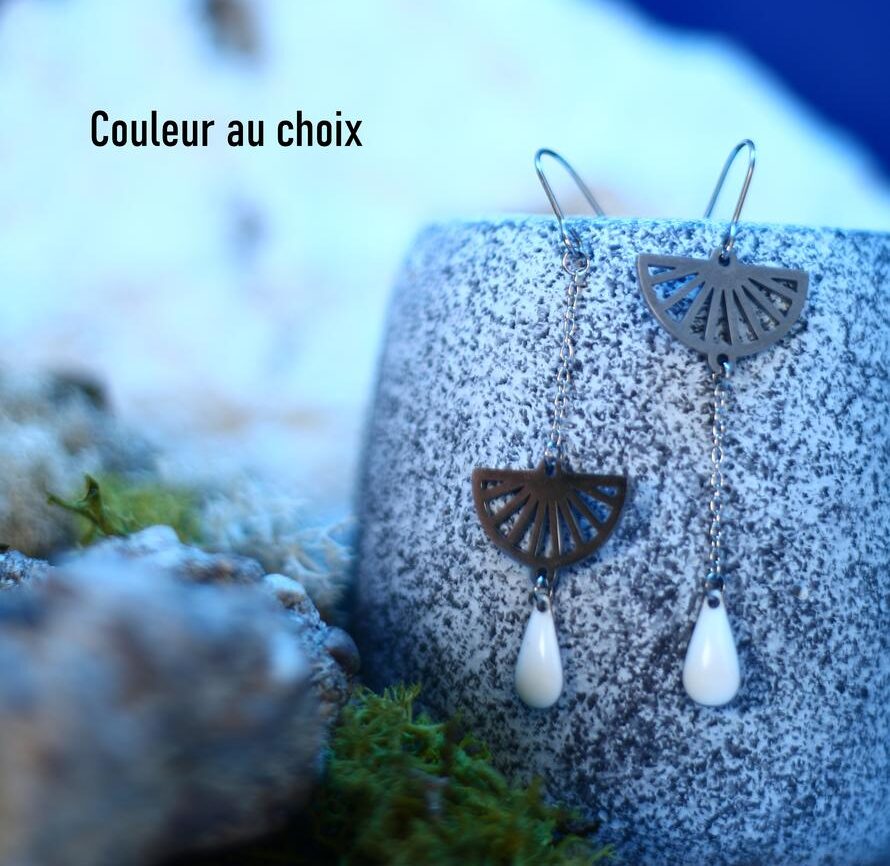 Boucles d'oreilles inox personnalisable - ASYMETRIQUES demi-cercle et sequin goutte Boucles d'oreilles inox personnalisables - ASYMETRIQUES demi-cercle et sequin goutte