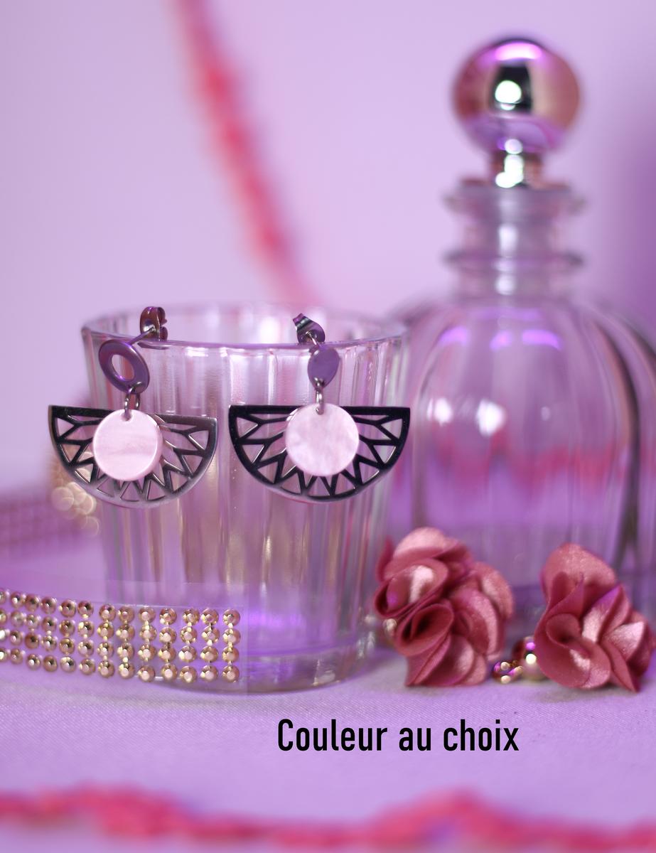 Boucles d'oreilles inox personnalisables - Sequin résine et demi-cercle argenté Boucles d'oreilles inox personnalisables - Sequin résine et demi-cercle argenté