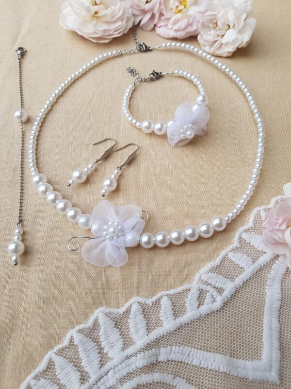 Parure inox fait main - Perles et fleur blanches. Calino crea