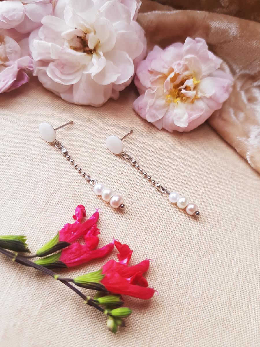 Boucles d'oreilles inox mariage fait main -Perles blanches, ivoires et rose clair. Calino crea