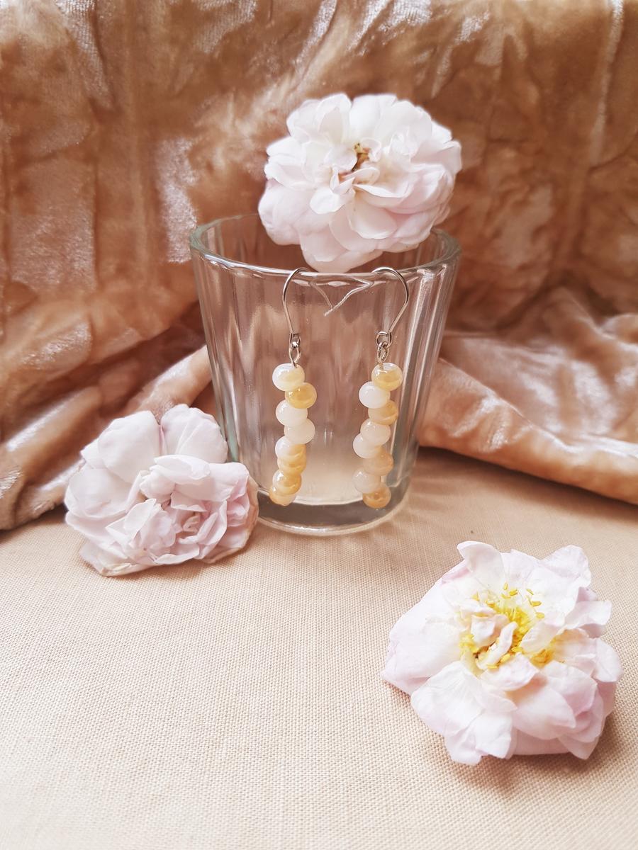 Boucles d'oreilles inox mariage fait main - Perles blanches et ivoires. Calino Crea Boucles d'oreilles inox mariage fait main - Perles blanches et ivoires. Calino Crea