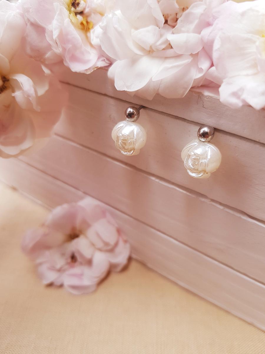 Boucles d'oreilles inox mariage fait main - Perles roses blanches. Calino Crea