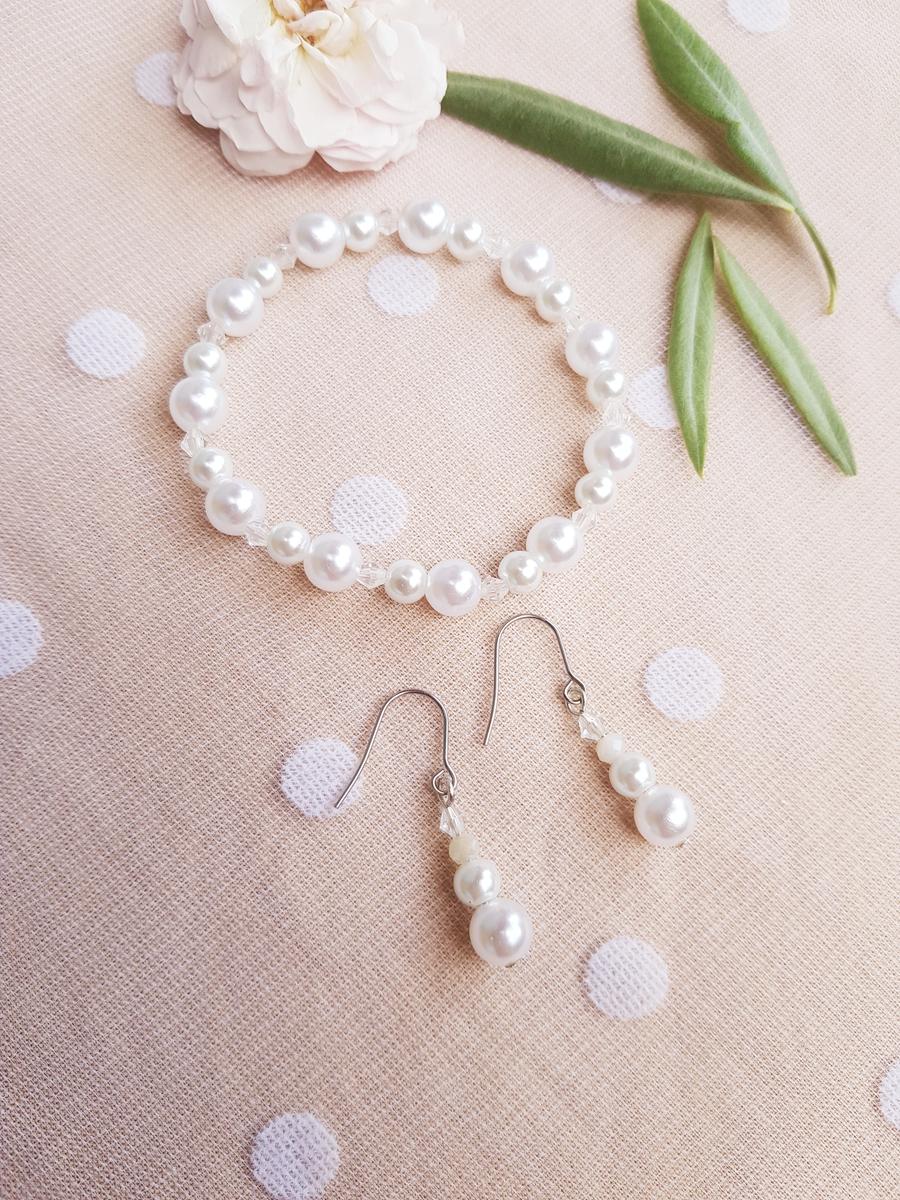 Bracelet et boucles d'oreilles mariage fait main - Trio de perles blanches. Calino Crea Bracelet et boucles d'oreilles mariage fait main - Trio de perles blanches. Calino Crea