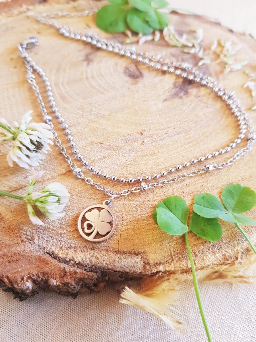 Chaîne de cheville inox personnalisable fait main - double chaîne et trèfle porte-bonheur. Calino Crea