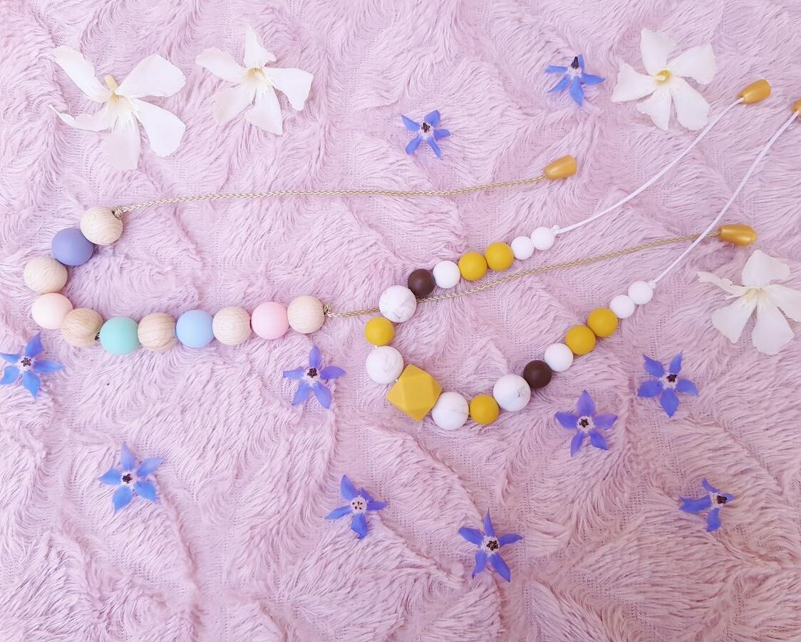 Colliers d'allaitement et de portage fait main. Calino Crea