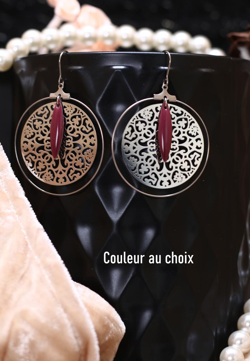 Boucles d'oreilles inox personnalisables fait main - anneau, filigrane et sequin amande bordeaux. Calino Crea