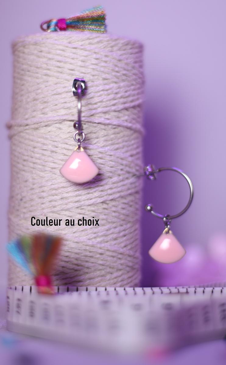 Boucles d'oreilles inox personnalisables fait main - Créole et sequin éventail rose. Calino Crea