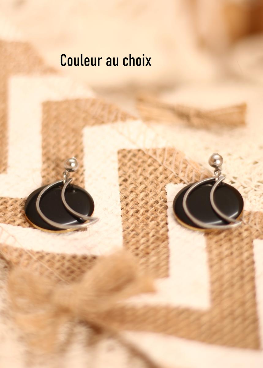 Boucles d'oreilles inox fait main - sequin noir et lune argentée. Calino crea Boucles d'oreilles inox fait main - sequin noir et lune argentée. Calino crea