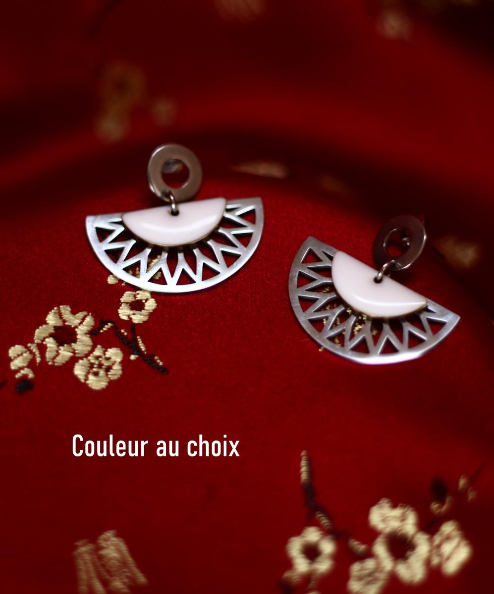 Boucles d'oreilles inox personnalisable fait main - Eventail et sequin blanc. Calino crea