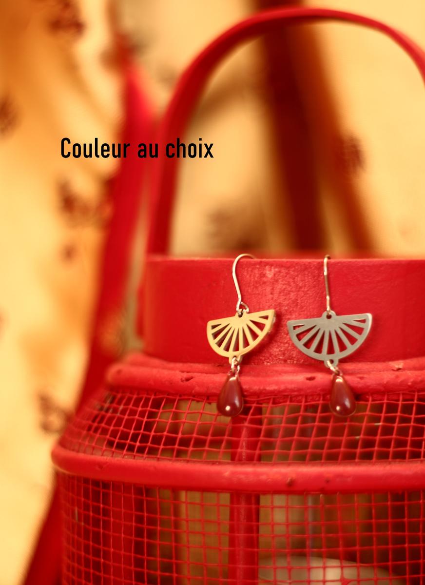 BO éventail et sequin goutte - couleur au choix Boucles d'oreilles inox personnalisables - Eventail argenté et sequin émaillé goutte