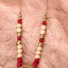 Collier-dallaitement-anneau-et-perles-dorées-et-rouges-couleur-au-choix Collier d'allaitement et de portage - perles en bois naturel, rouge et doré avec anneau