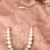 Collier d'allaitement et de portage fait main - perles rondes et hexagonale menthe et blanches marbré. Calino Crea Collier d'allaitement et de portage fait main - perles rondes et hexagonale menthe et blanches marbré. Calino Crea