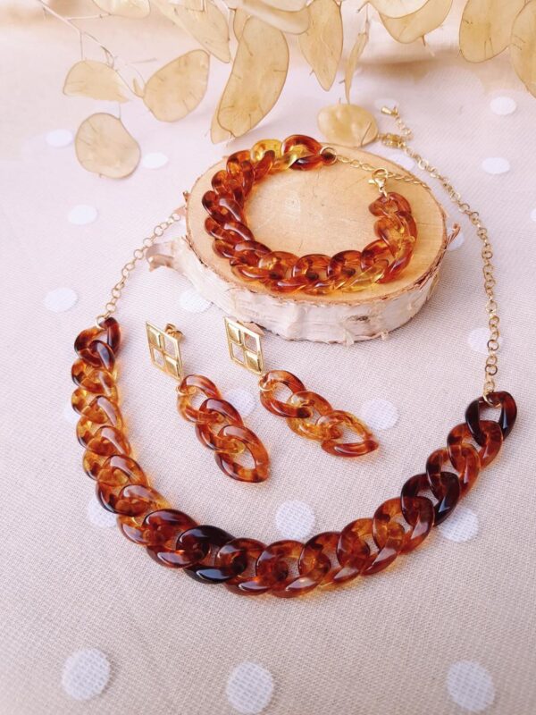 Parure inox personnalisable artisanale - dorée et chaîne maillons caramel. Calino Créa