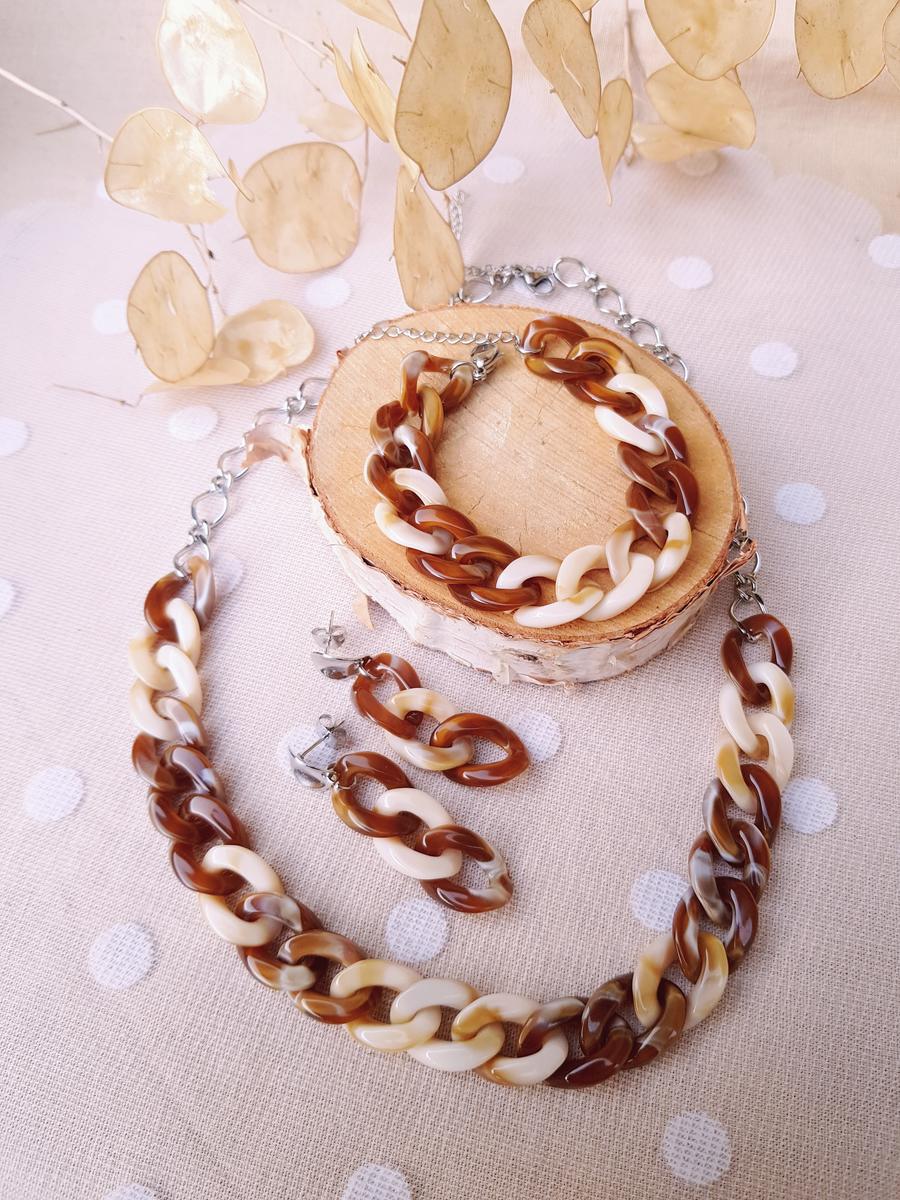 Parure inox artisanale - argentée et chaîne maillons bicolore beige et marron. Calino Créa Parure inox artisanale - argentée et chaîne maillons bicolore beige et marron. Calino Créa