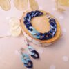 Bracelet et boucles d'oreilles inox artisanals - argentés et chaîne maillons bicolore bleu. Calino Créa Bracelet et boucles d'oreilles inox artisanals - argentés et chaîne maillons bicolore bleu. Calino Créa