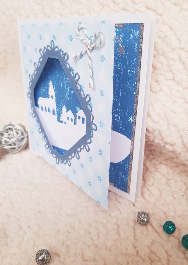 Carte artisanale “Meilleurs vœux” blanche et bleue avec paysage enneigé. Calino Créa