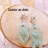 Boucles d'oreilles artisanales inox personnalisables asymétriques - Puce argentée et chaîne maillons vert clair. Calino Créa Boucles d'oreilles artisanales inox personnalisables asymétriques - Puce argentée et chaîne maillons vert clair. Calino Créa