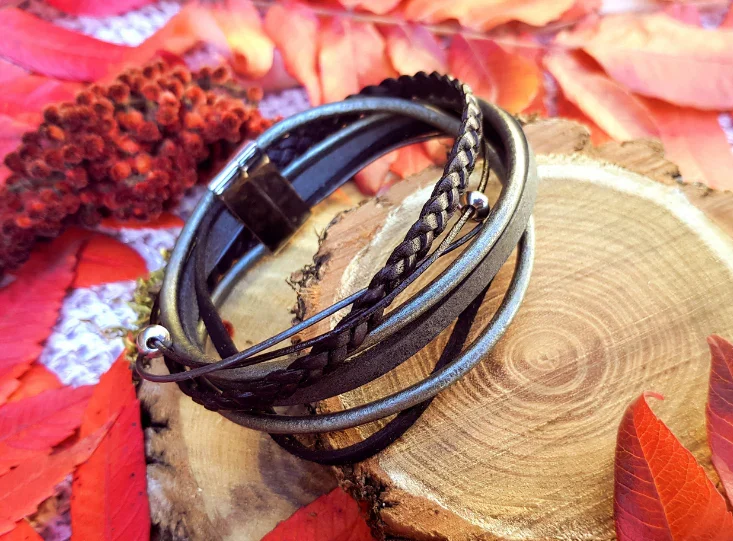 bracelet cuir multiranges noir anthracite argenté Bracelet inox personnalisable - Cuir multi-rangs et fermoir argenté