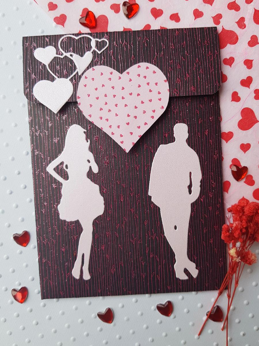 Pochette cadeaux / Carte artisanale - Silhouettes femme et hommes avec cœurs rose-noir. Calino Créa