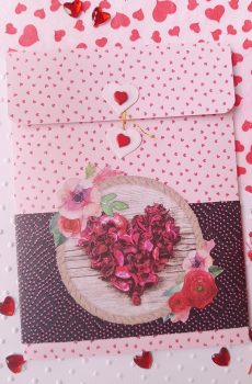 Pochette cadeaux / Carte artisanale - Cœurs et fleurs Rose-Rouge-Noir. Calino Créa