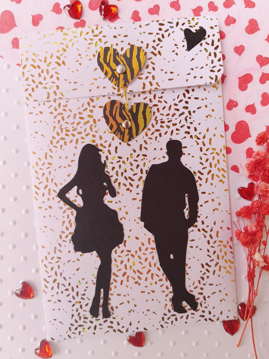 Pochette cadeaux / Carte artisanale - Silhouettes femme et hommes avec cœurs blanc- doré-noir. Calino Créa