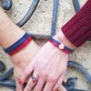 Duo Bracelets Hommes-Femmes artisanaux inox argenté : Cuir bleu nuit et rouge avec cœur sur bois. Calino Créa