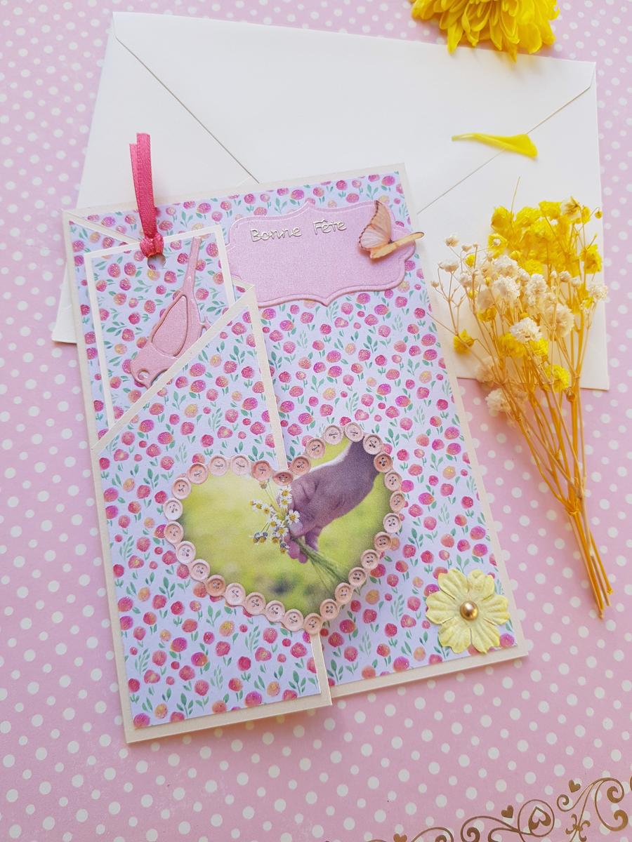 Carte et marque-page artisanaux - Bouquet et oiseau "Bonne Fête" Beige - Jaune - Rose. Calino Créa