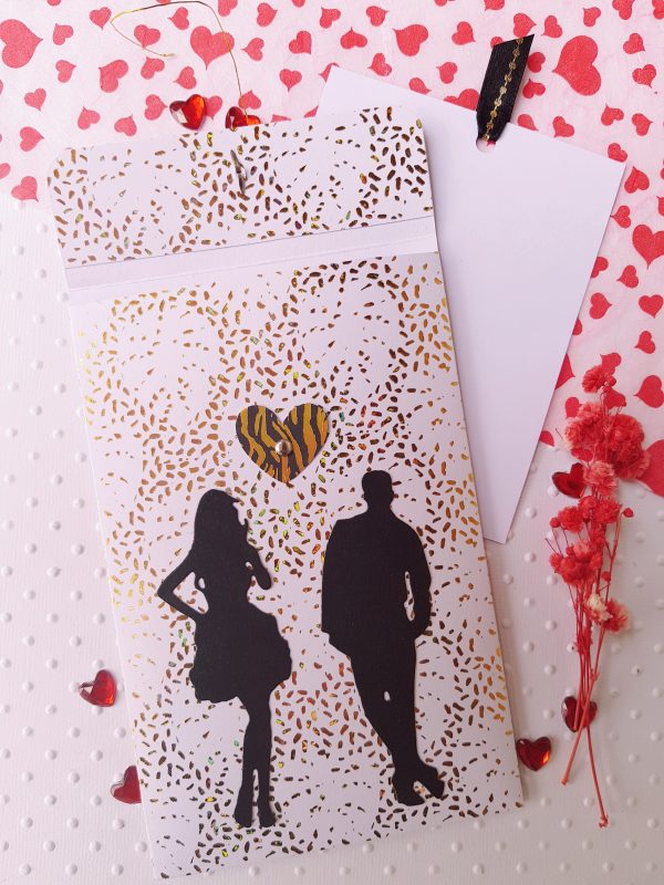 Pochette cadeaux / Carte artisanale - Silhouettes femme et hommes avec cœurs blanc- doré-noir. Calino Créa