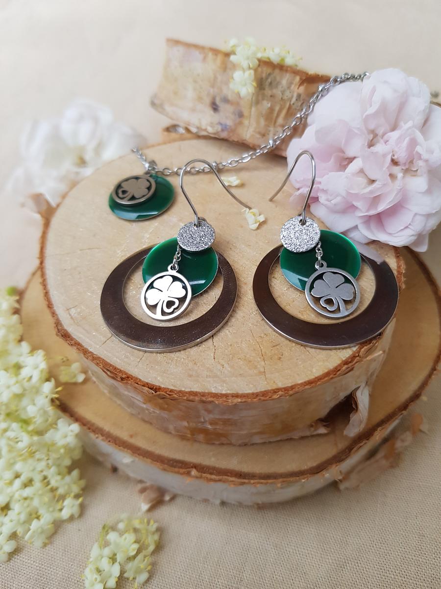 Parure [Boucles d'oreilles et collier] artisanale - Trèfle, créole et sequin vert. Calino Créa