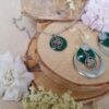 Parure [Boucles d'oreilles et collier] artisanale - Trèfle, créole et sequin vert. Calino Créa