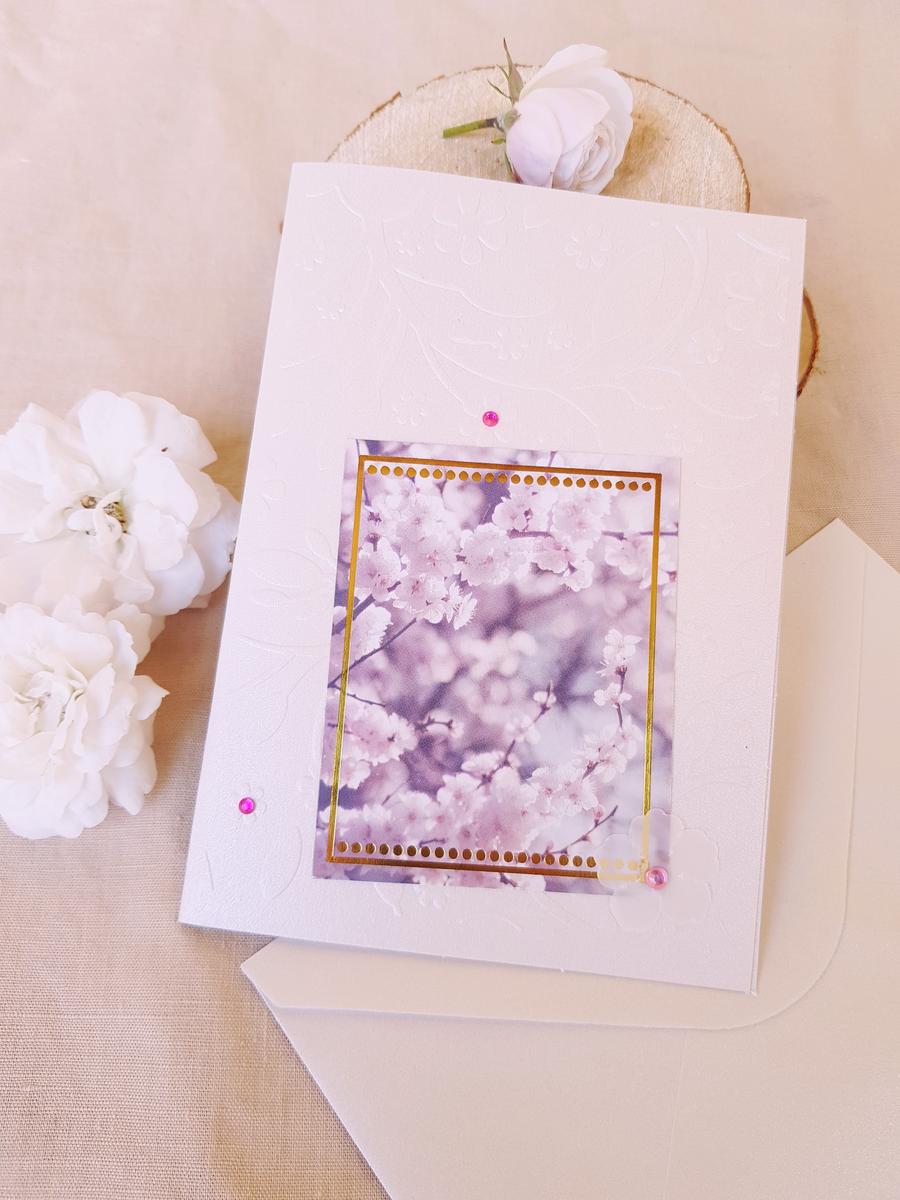 Carte à bijoux double personnalisable artisanale - fleurs roses. Calino Crea