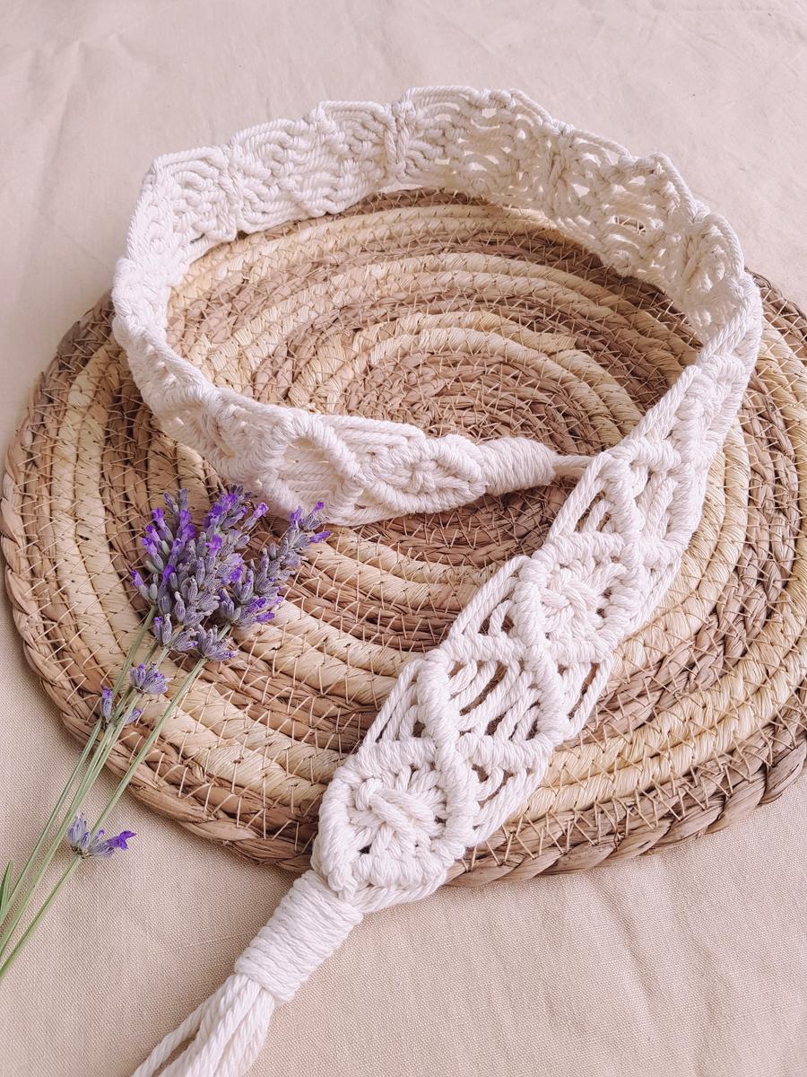 Ceinture artisanale en macramé de couleur naturelle. Calino Créa