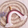 Arc en ciel artisanal en macramé rose - café. Calino Créa