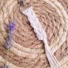 Porte-clés artisanal fine torsade en macramé. Calino Créa