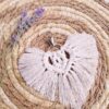 Porte-clés artisanal coeur blanc en macramé. Calino Créa Porte-clés artisanal coeur blanc en macramé. Calino Créa