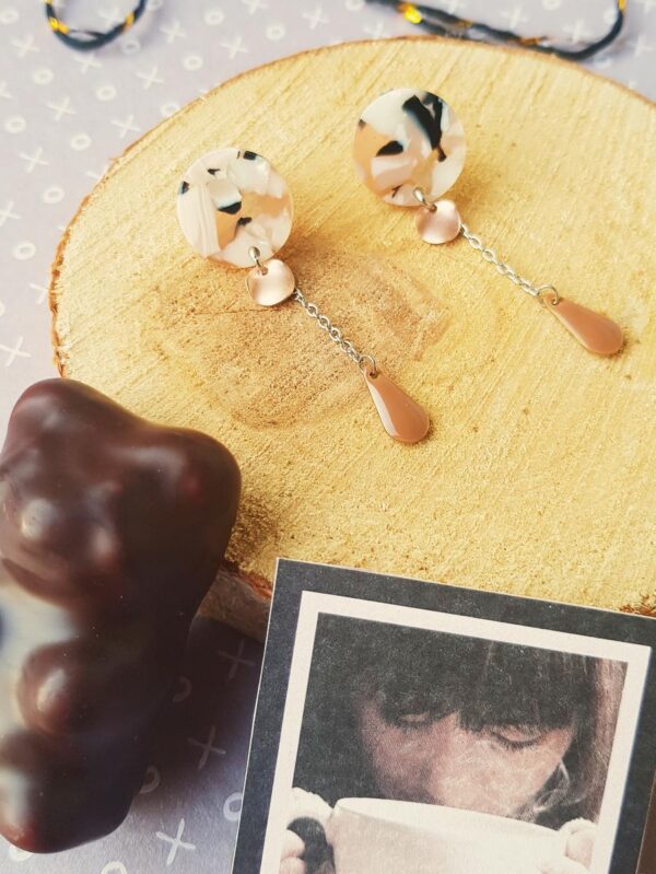 Boucles d'oreilles inox - Clou en résine et sequins gouttes marron et doré rose