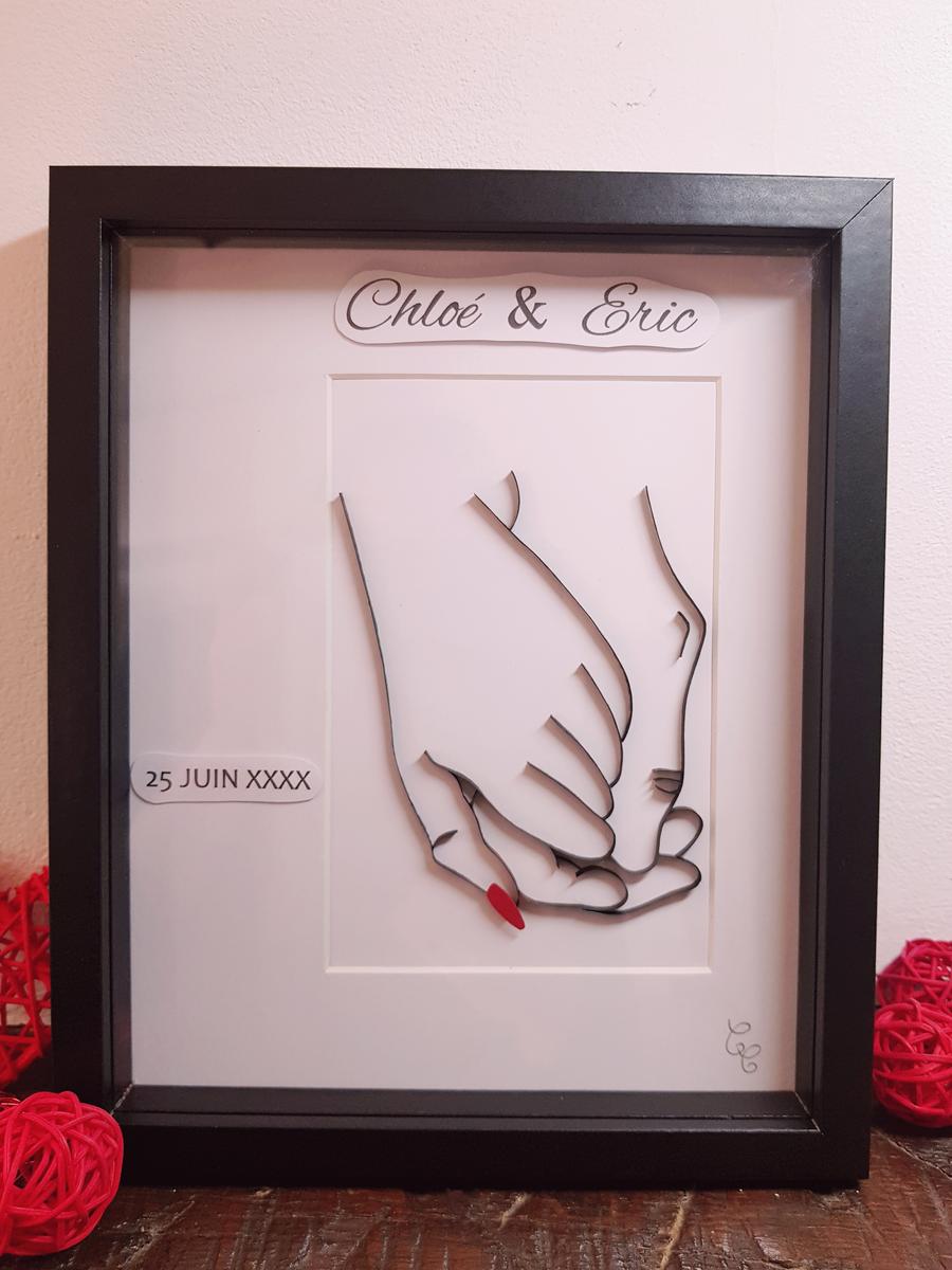 Tableau artisanal et personnalisable mains enlacées couple - noir et blanc. Calino Créa