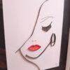 Tableau/ Cadre artisanal Visage femme glamour en quilling - noir, blanc et rouge. Calino Crea