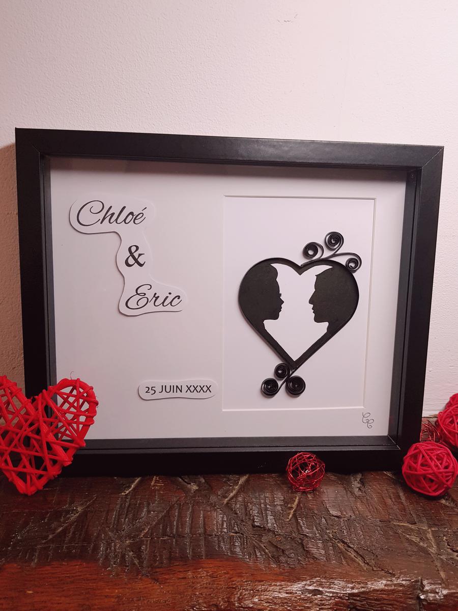 Tableau artisanal et personnalisable silhouette de couple et cœur - noir et blanc. Calino Créa