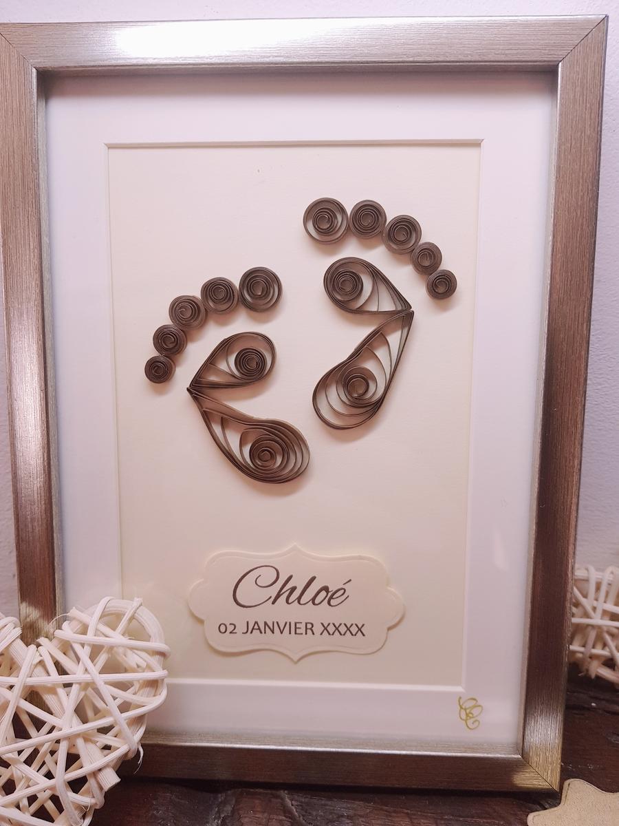 Tableau pieds de bébé personnalisable et artisanal - marron et beige. Calino Créa