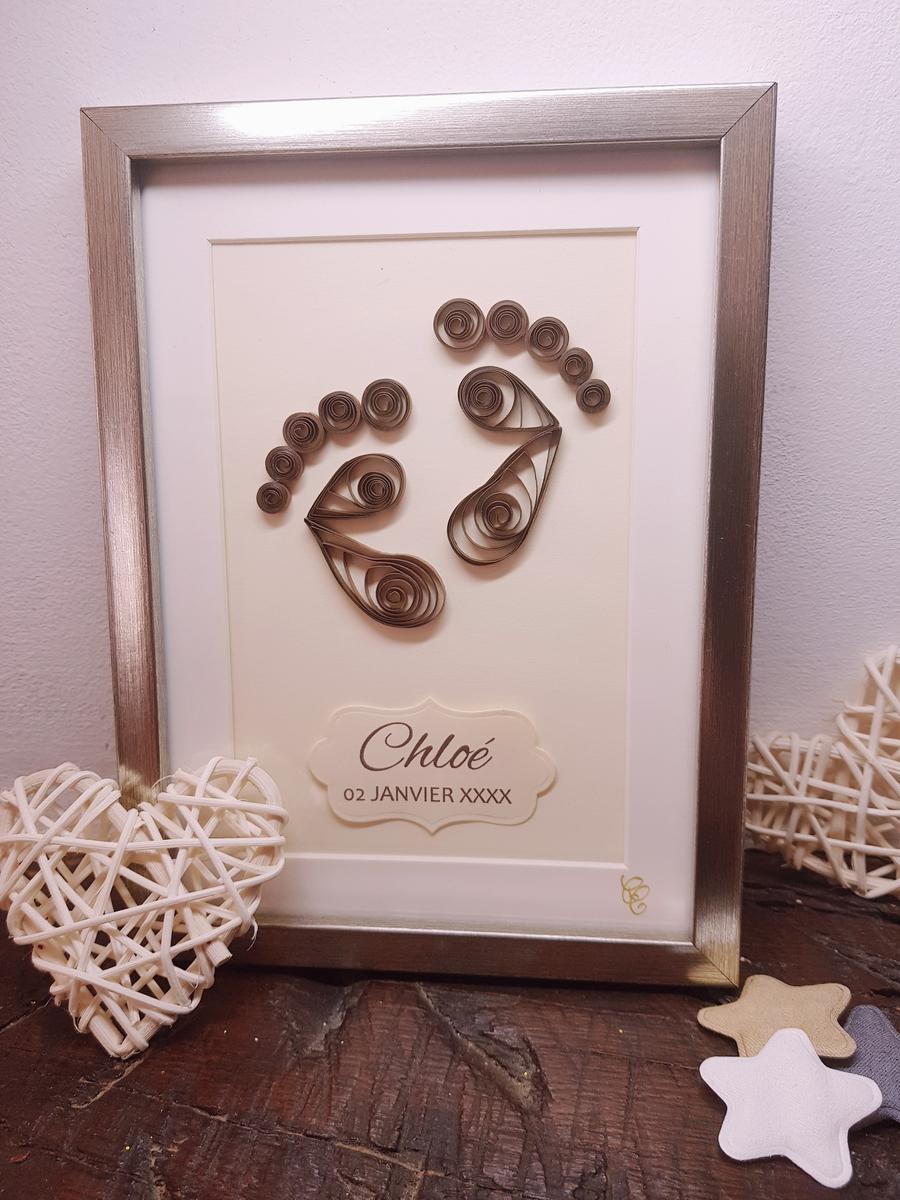 Tableau pieds de bébé personnalisable et artisanal - marron et beige. Calino Créa