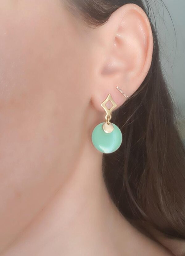 Boucles d'oreilles inox artisanales - losange, sequins doré et vert d'eau. Calino Créa Boucles d'oreilles inox artisanales - losange, sequins doré et vert d'eau. Calino Créa